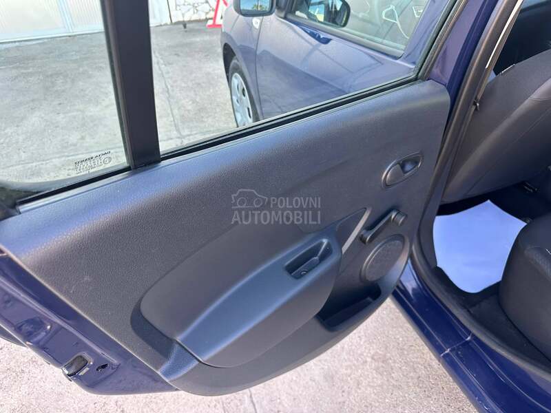 Dacia Sandero 1.0 B.E.N.Z.I.N