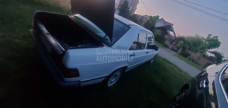Mercedes Benz W123 