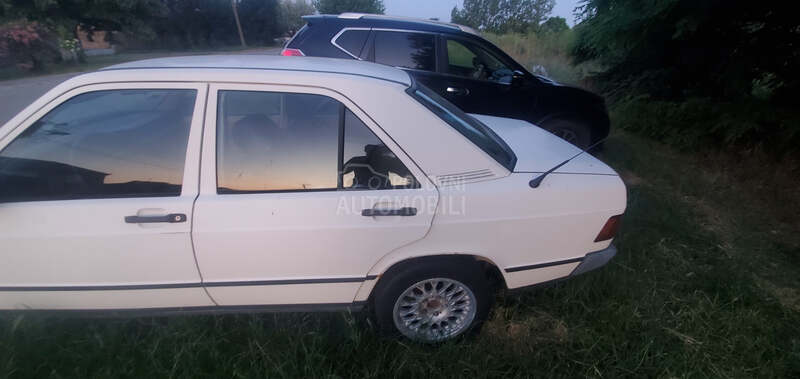 Mercedes Benz W123 