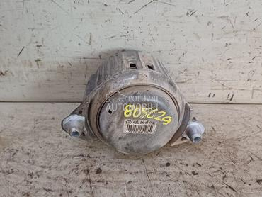 NOSAC MOTORA za Mercedes Benz C Klasa