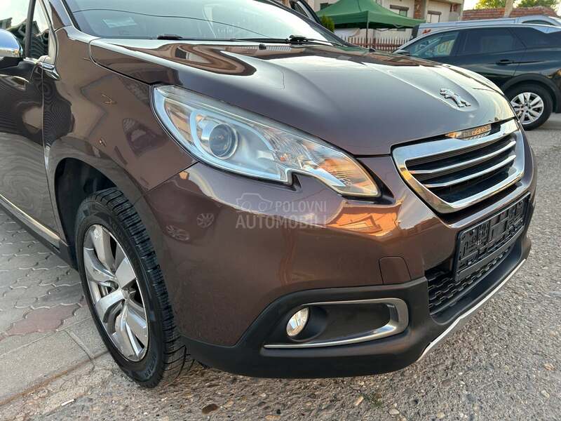 Peugeot 2008 1.2 /ALLURE/