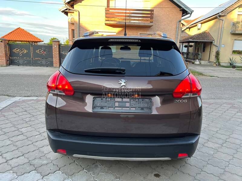 Peugeot 2008 1.2 /ALLURE/