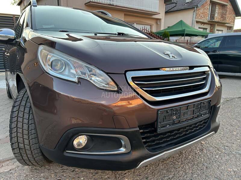 Peugeot 2008 1.2 /ALLURE/