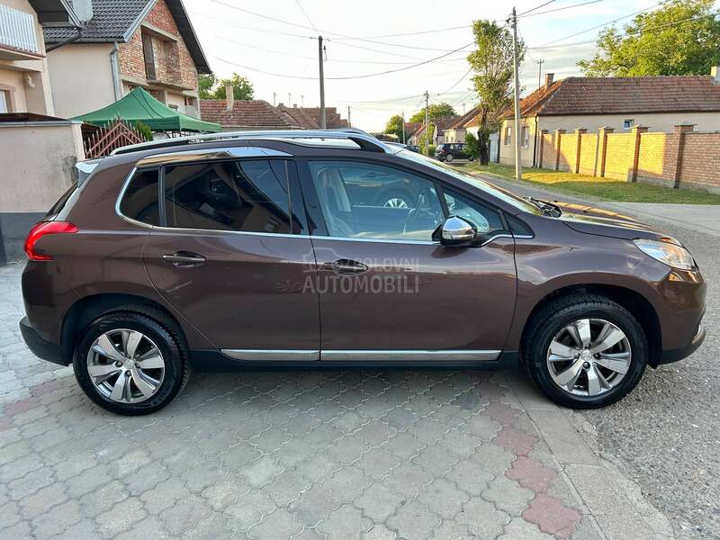 Peugeot 2008 1.2 /ALLURE/