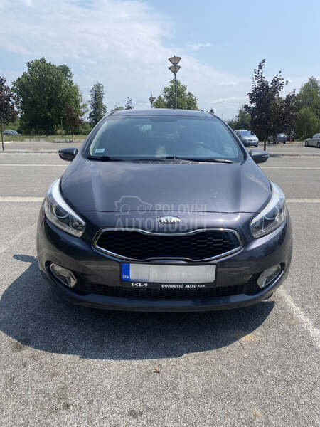 Kia cee`d 1.6 EX M/T 5DR
