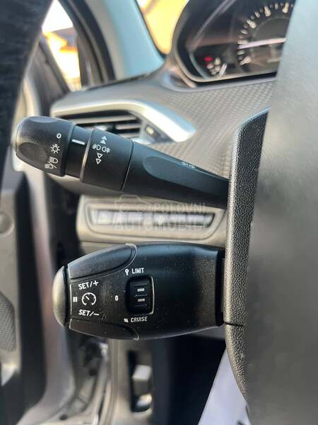 Peugeot 2008 1.2 PURETECH