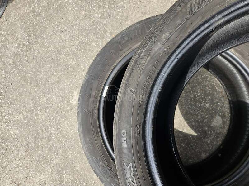 Dunlop 255/45 R19 Letnja