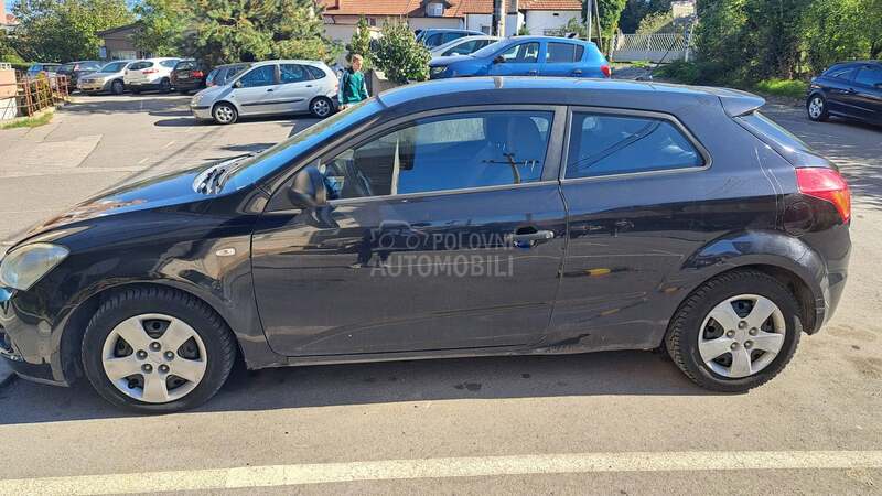 Kia pro_cee`d 1.4 LXCOOL B