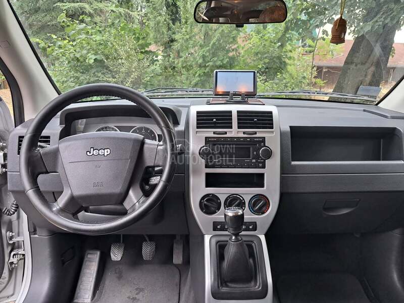 Jeep Compass 2 . 0 / C R D 4 X 4