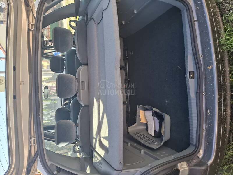 Renault Scenic 8