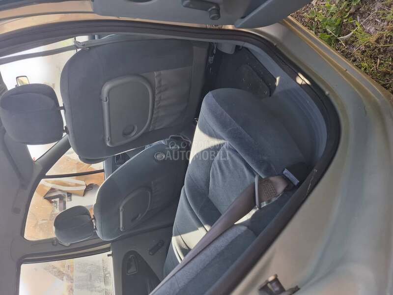 Renault Scenic 8