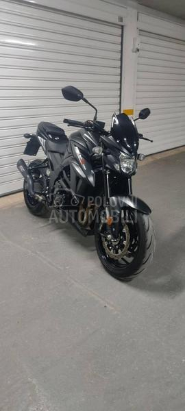 Suzuki GSXS 750