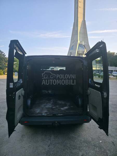 Renault Trafic 2.5