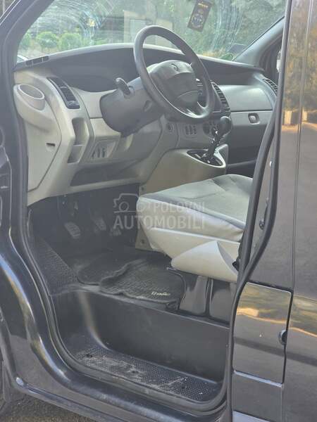 Renault Trafic 2.5