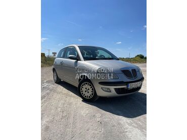 Lancia Ypsilon 1.2 8V