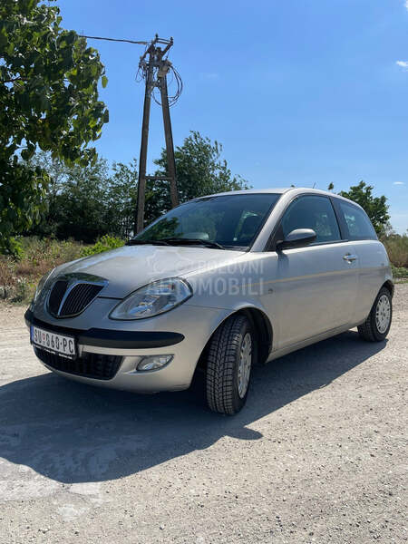 Lancia Ypsilon 1.2 8V