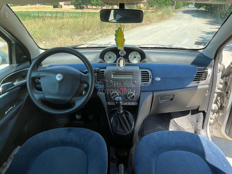 Lancia Ypsilon 1.2 8V