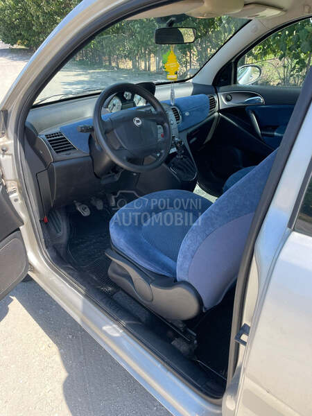 Lancia Ypsilon 1.2 8V