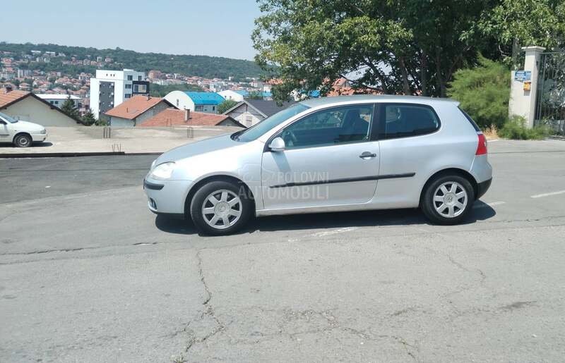 Volkswagen Golf 5 1.6