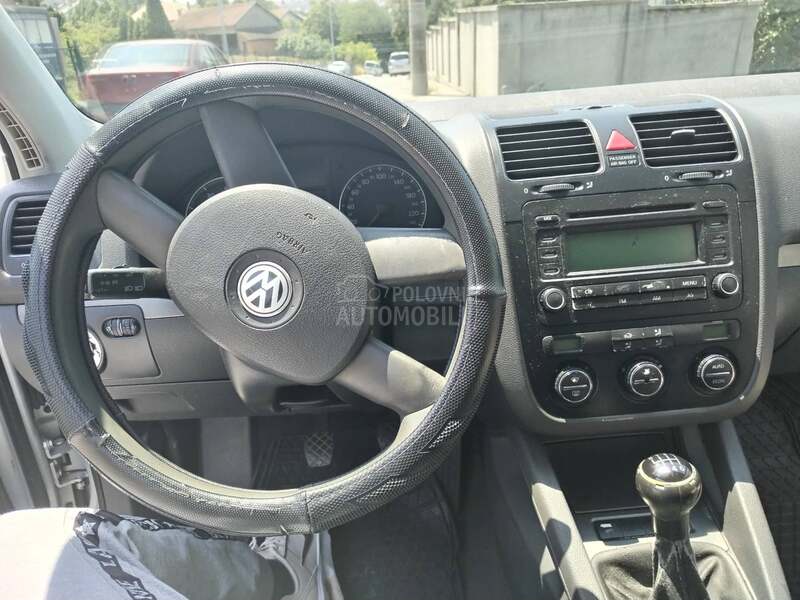 Volkswagen Golf 5 1.6