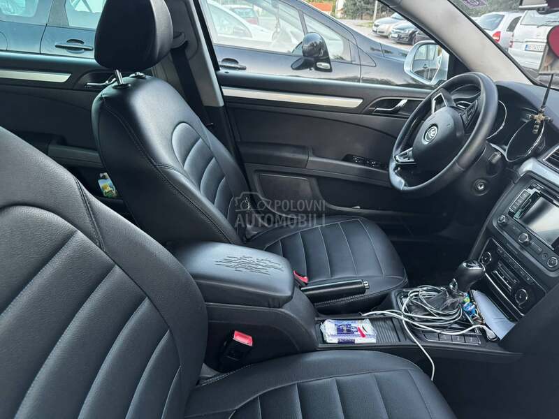 Škoda Superb 