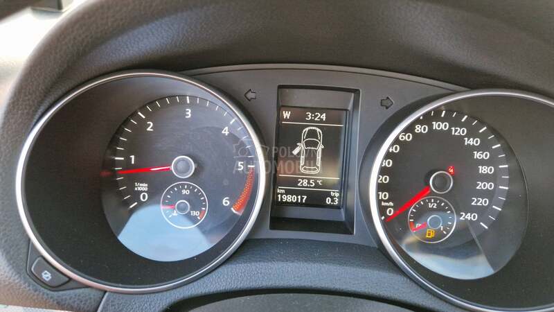 Volkswagen Golf 6 1.6 tdi Nav