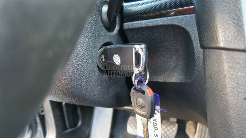 Volkswagen Golf 6 1.6 tdi Nav
