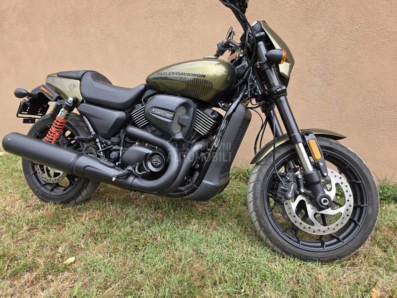 Harley Davidson Street Road