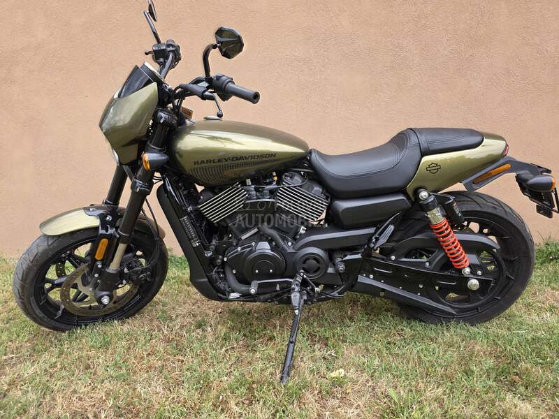 Harley Davidson Street Road