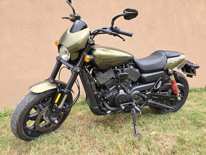 Harley Davidson Street Road