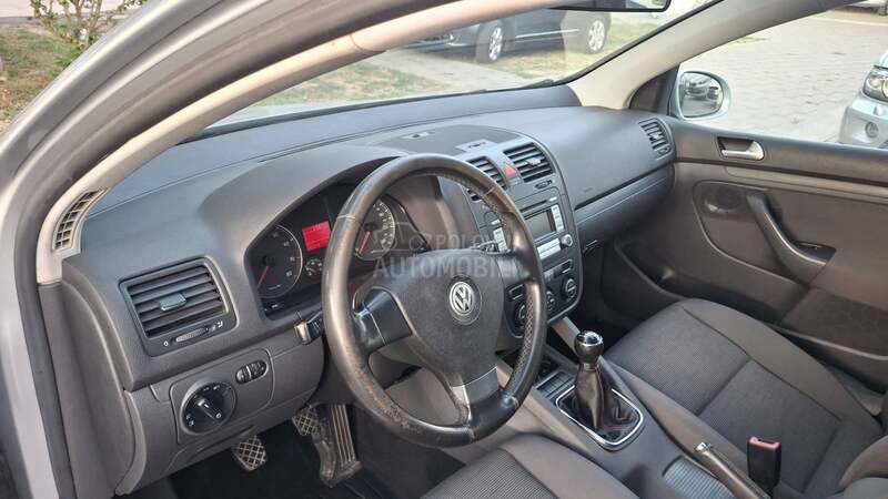 Volkswagen Golf 5 CH N0V