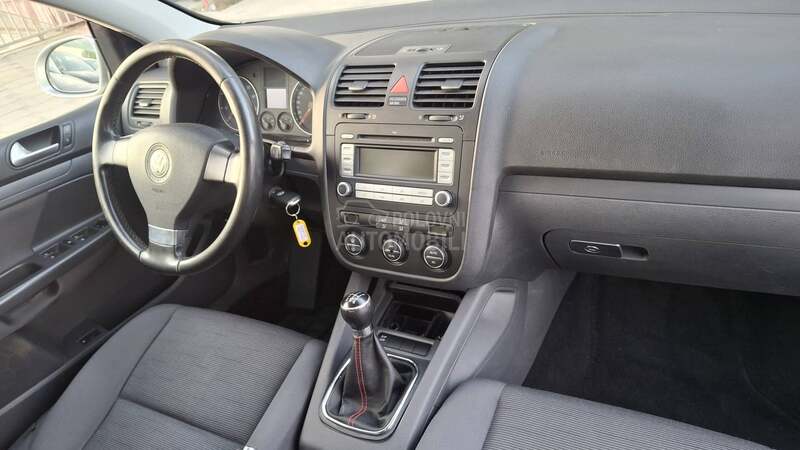 Volkswagen Golf 5 CH N0V