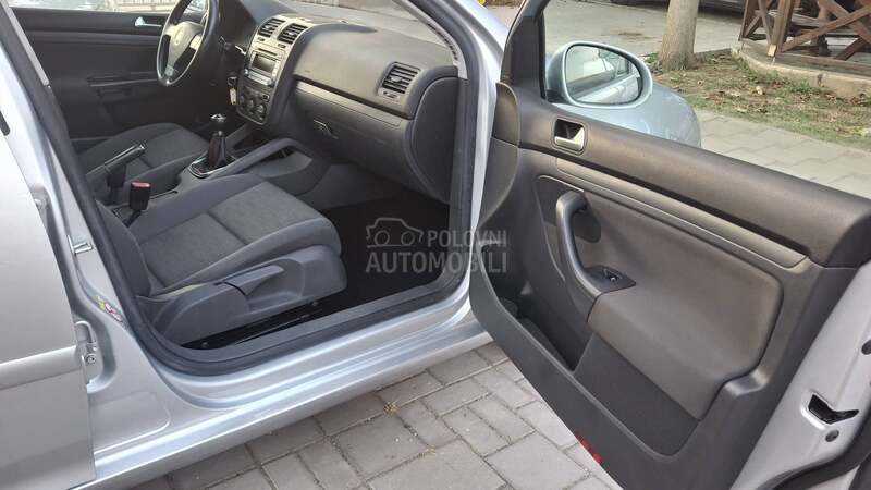 Volkswagen Golf 5 CH N0V