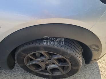 lajsna rub za Citroen C4 Cactus od 2014. do 2017. god.