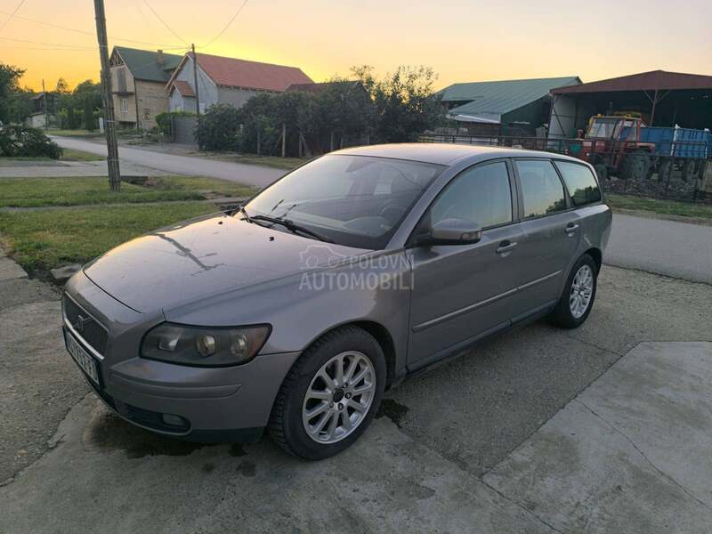 Volvo V50 