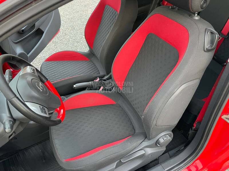 Opel Corsa D 1.6T GSi
