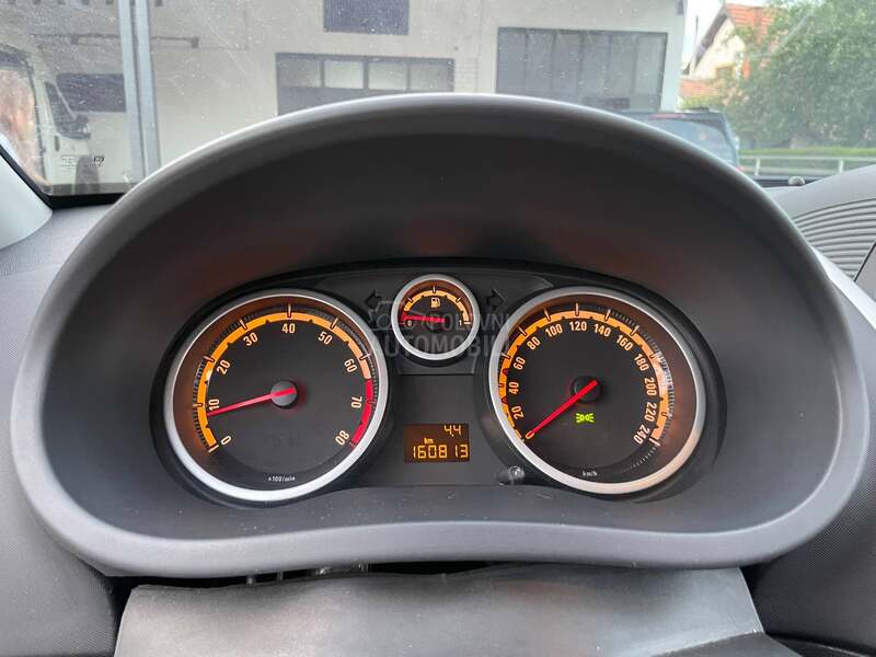 Opel Corsa D 1.6T GSi