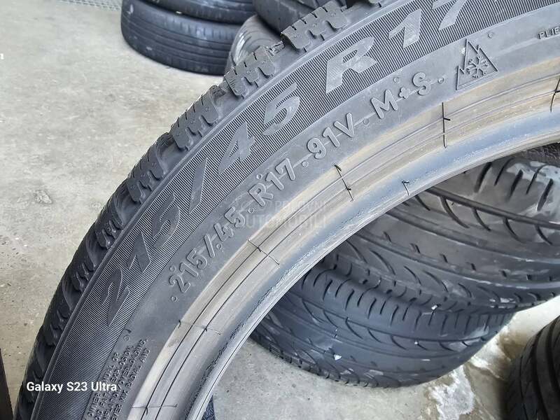 Hankook 215/45 R17 Zimska