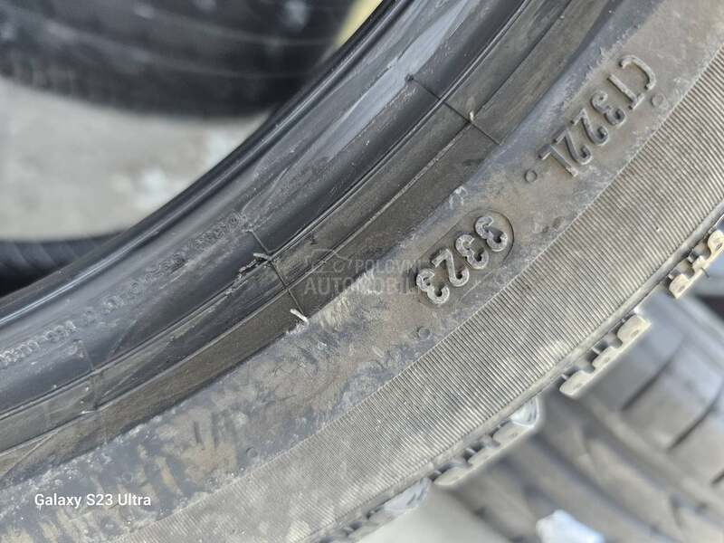 Hankook 215/45 R17 Zimska