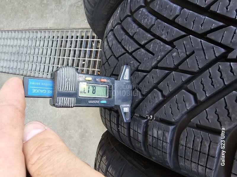 Hankook 215/45 R17 Zimska