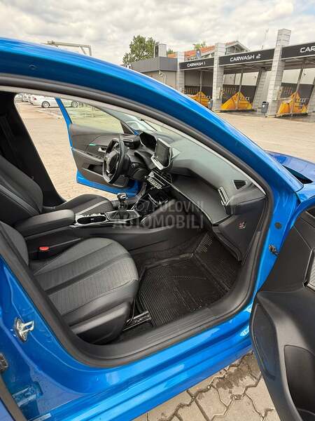 Peugeot 208 ALLURE