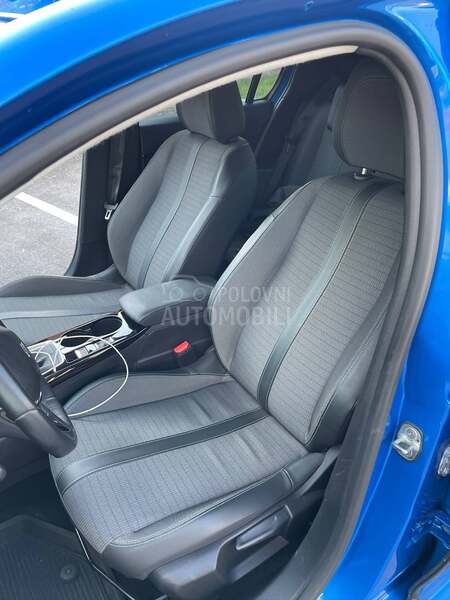 Peugeot 208 ALLURE