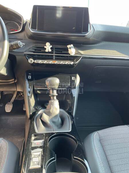 Peugeot 208 ALLURE