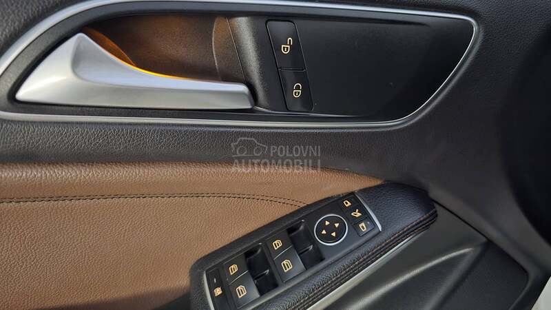 Mercedes Benz GLA 180 Nov