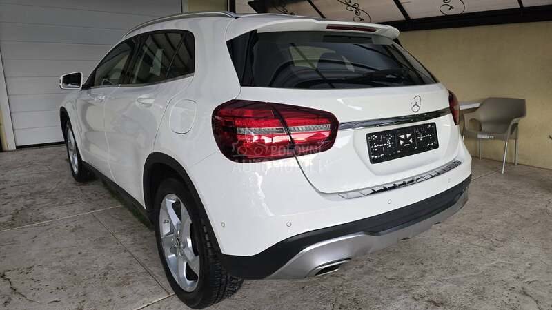 Mercedes Benz GLA 180 Nov