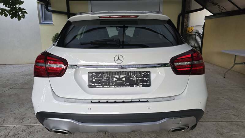 Mercedes Benz GLA 180 Nov
