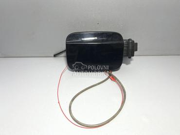 POKLOPAC REZERVOARA za Audi Q3