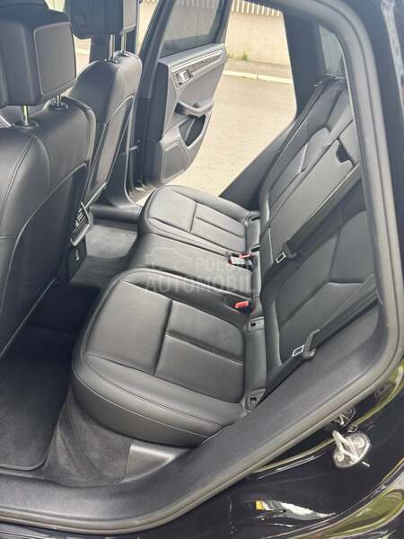 Porsche Macan Pano Air
