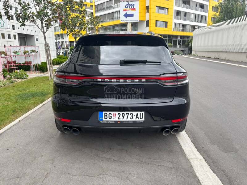 Porsche Macan Pano Air