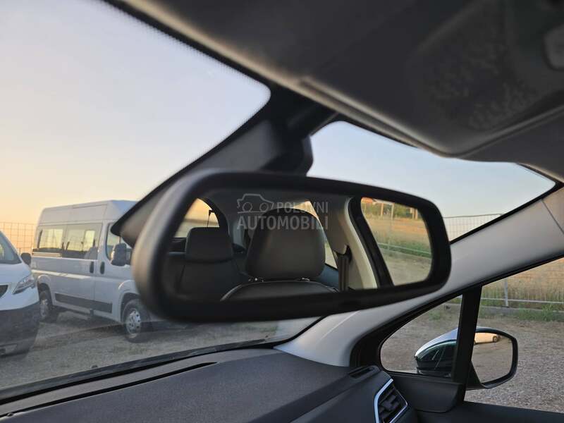 Peugeot 208 1.2 vti Allure
